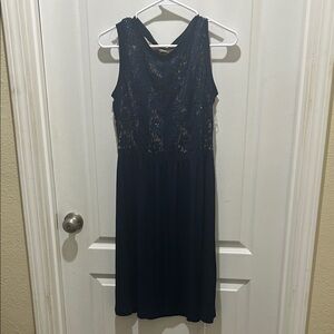 Chic Navy Lace Midi Dress